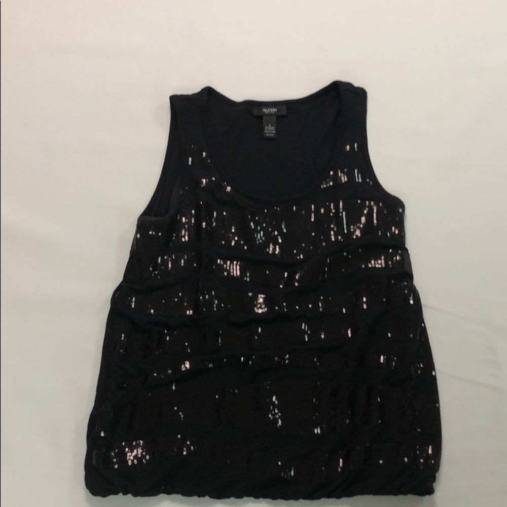 Sequence party top